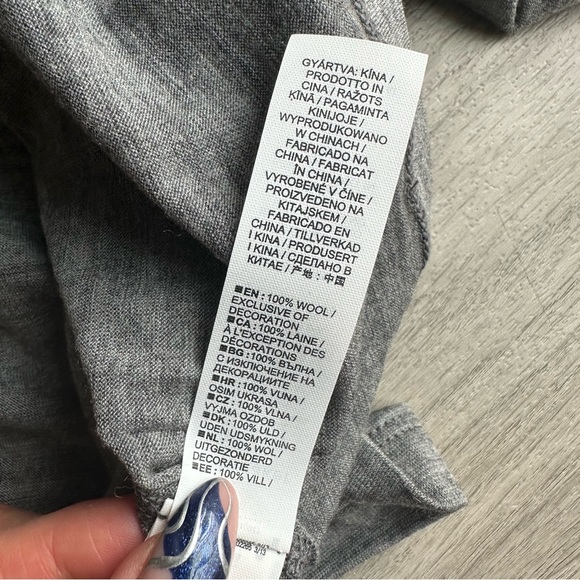 ICEBREAKER Women's Merino 200 Oasis Long Sleeve Half Zip Thermal Top - Picture 7 of 8